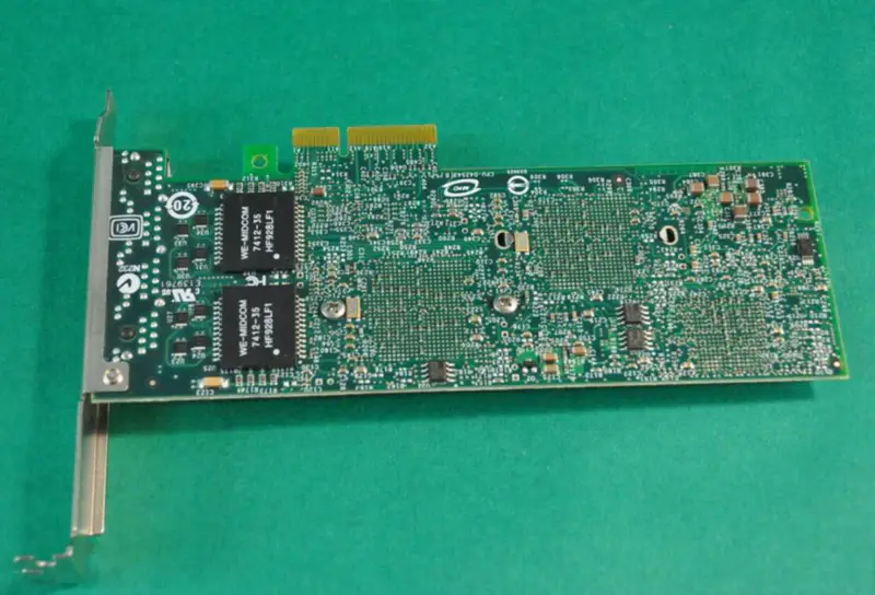 Intel Gigabit VT négy portos Gigabit Ethernet hálózati adapter 0YT674 9404PT 82575G