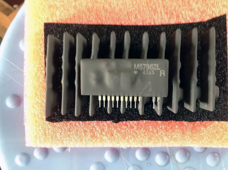10 db Mitsubishi M57962L