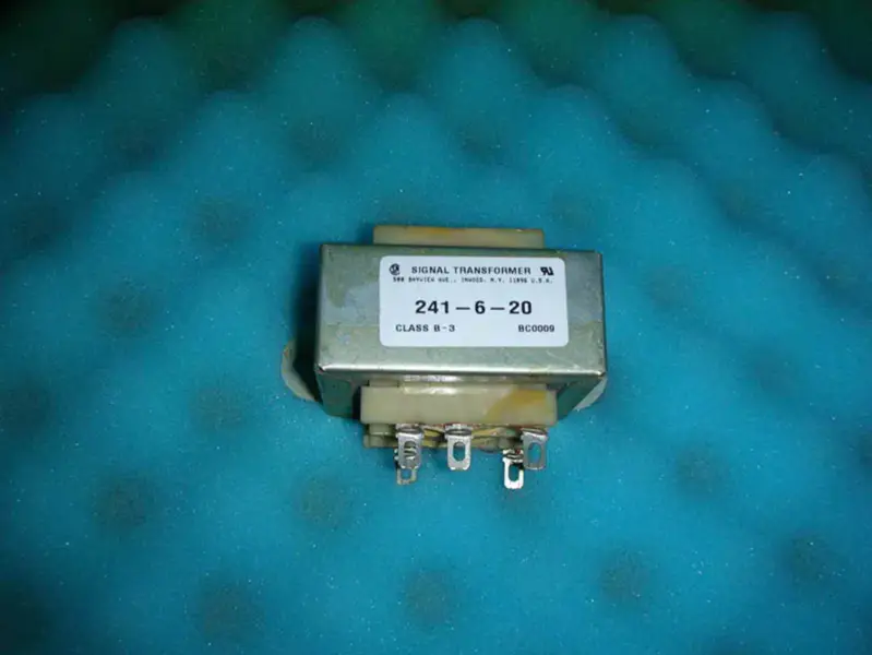 JELÁTALAKÍTÓ 241-6-20