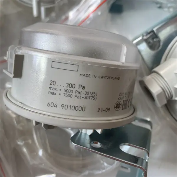 Huba Control 604.9010000 nyomáskülönbség-kapcsoló