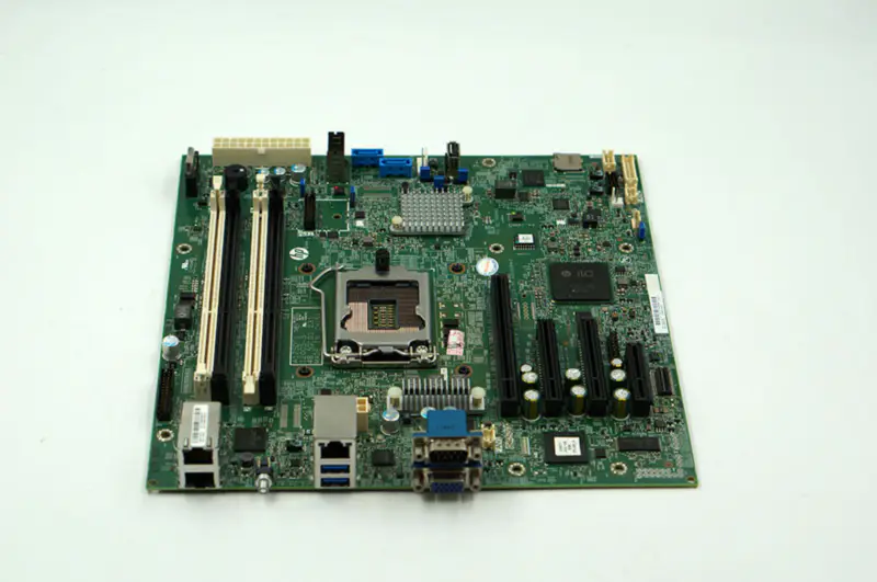 HP ML310E GEN8 V2 715910-002 715910-001 726766-001 Kiszolgáló alaplapja