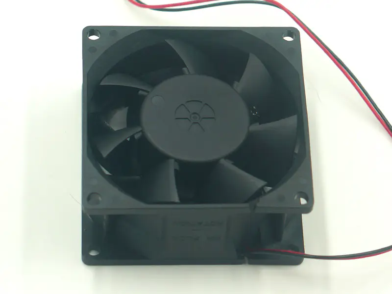 ADDA AD0812UB-F71 ventilátor