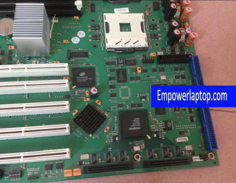 Fujitsu Siemens D1419-A12 W26361-W58-X-03 TX200S2 szerver alaplapja