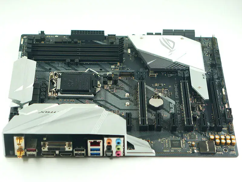 Asus STRIX Z370-E GAMING alaplap 7PCIE LGA1151 DDR4 Asus STRIX Z370-E GAMING alaplap 7PCIE LGA1151 DDR4