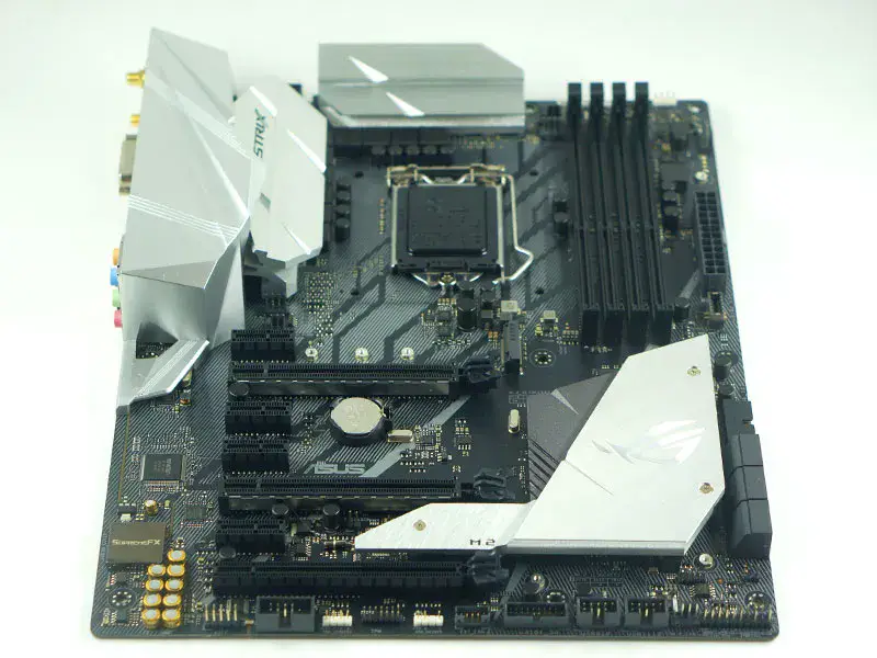 Asus STRIX Z370-E GAMING alaplap 7PCIE LGA1151 DDR4 Asus STRIX Z370-E GAMING alaplap 7PCIE LGA1151 DDR4