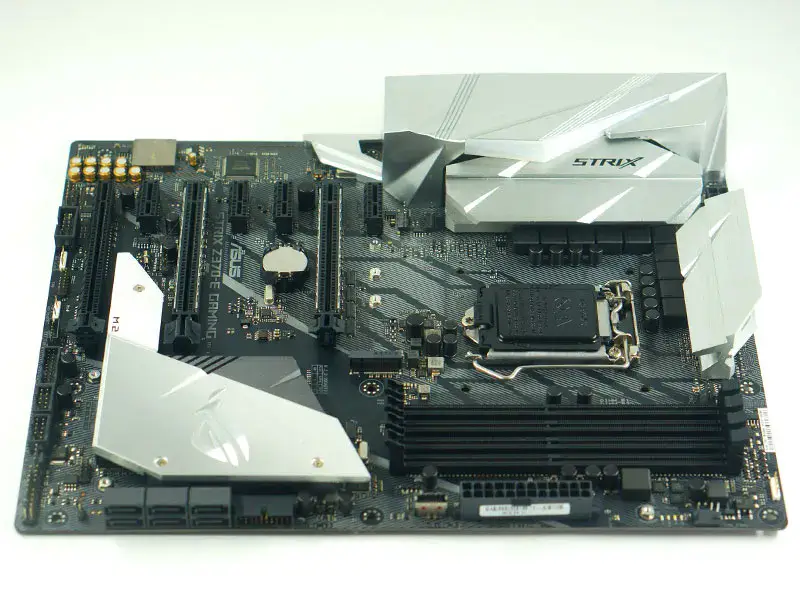 Asus STRIX Z370-E GAMING alaplap 7PCIE LGA1151 DDR4 Asus STRIX Z370-E GAMING alaplap 7PCIE LGA1151 DDR4