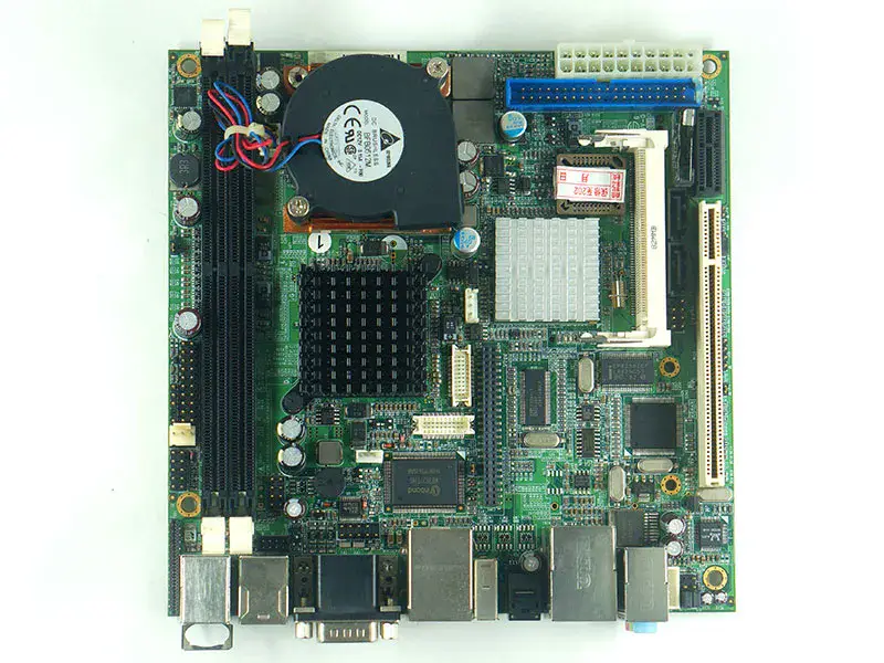 IBASE MB899HF alaplap