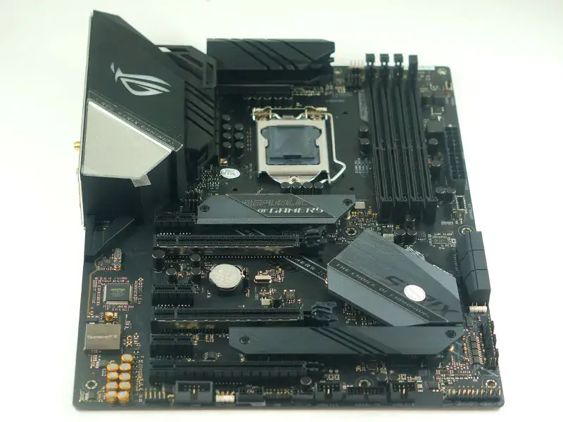 Asus ROG STRIX Z390-E GAMING alaplap