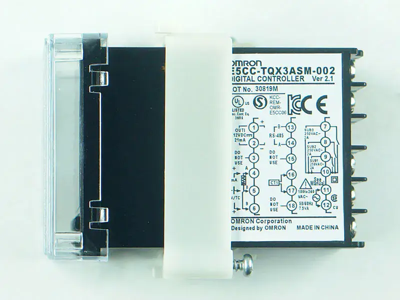 Omron E5CC-TQX3ASM-002 hőmérsékletszabályozó