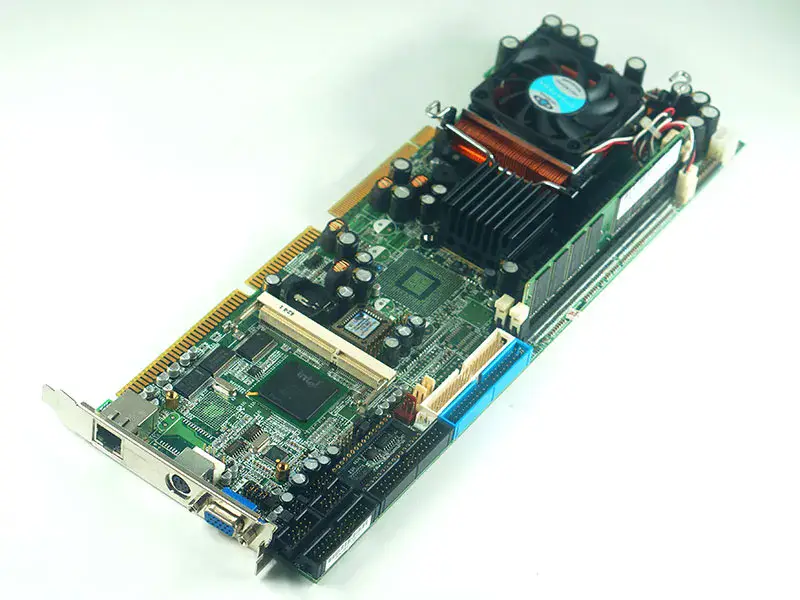 ibase IB820H alaplap