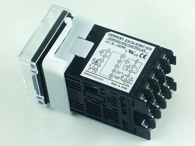 OMRON E5CN-R2MT-500 termosztát