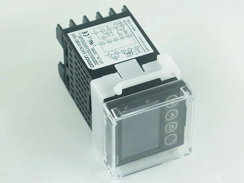 OMRON E5CN-R2MT-500 termosztát