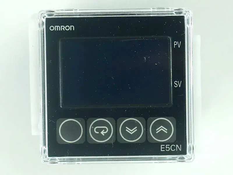 OMRON E5CN-R2MT-500 termosztát