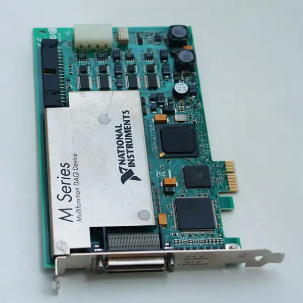 NI PCIe-6259 DAQ kártya