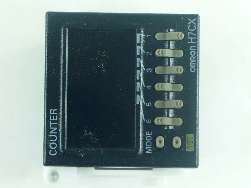 Omron számláló H7CX-AD-N