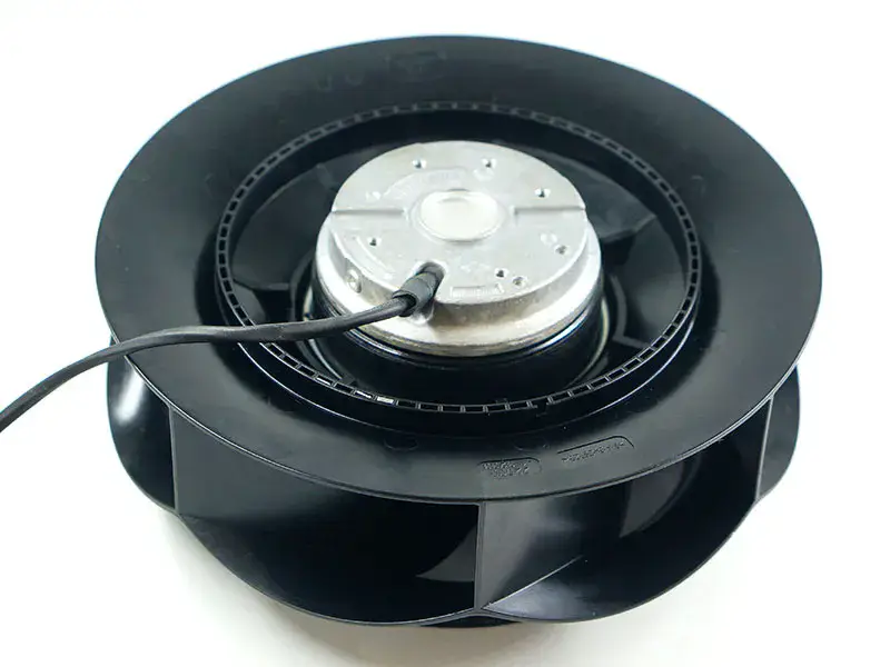 Ebmpapst R2E225-RA92-34 ventilátor