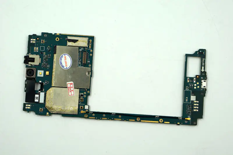Sony Xperia C5 E5533 E5563 alaplap feloldott chipekkel