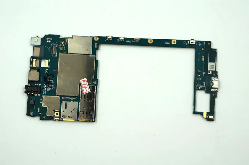 Sony Xperia C5 E5533 E5563 alaplap feloldott chipekkel