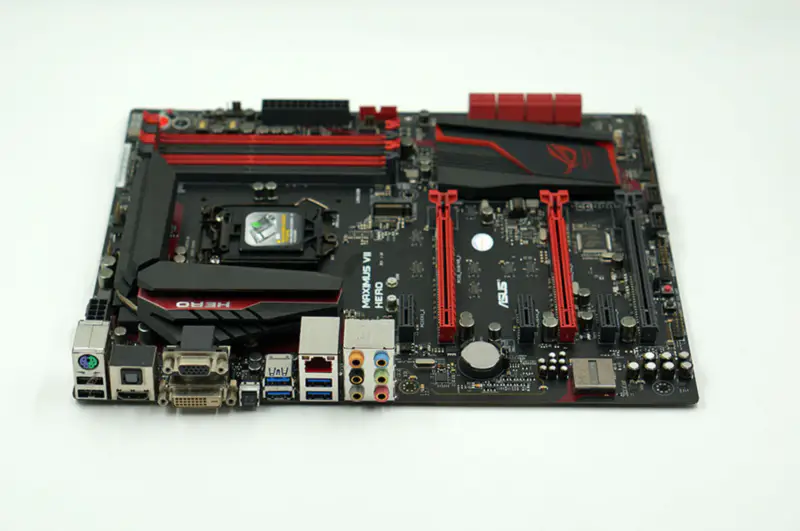Asus MAXIMUS VII HERO alaplap