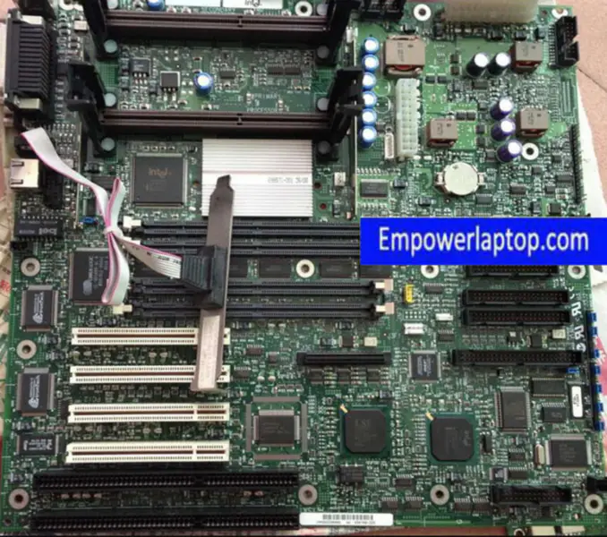 Intel N440BX 686238-005 Kiszolgáló alaplap 698571-001 TM154
