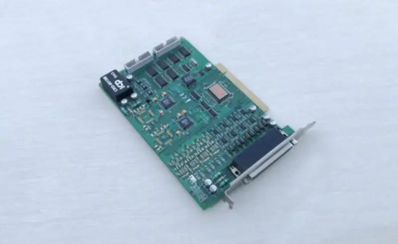 ICP DAS PIO-DA8 Univerzális PCI busz 14 bites 8 csatornás analóg kimeneti kártya