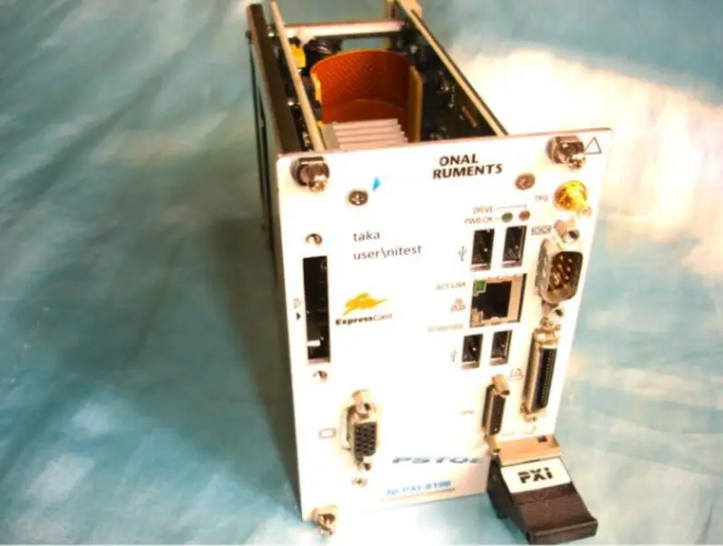 NI PXI-8196 DAQ kártya