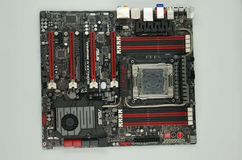 ASUS RAMPAGE IV EXTREME alaplap