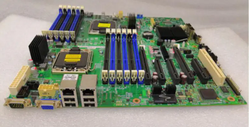 Intel S2400GP szerver alaplap
