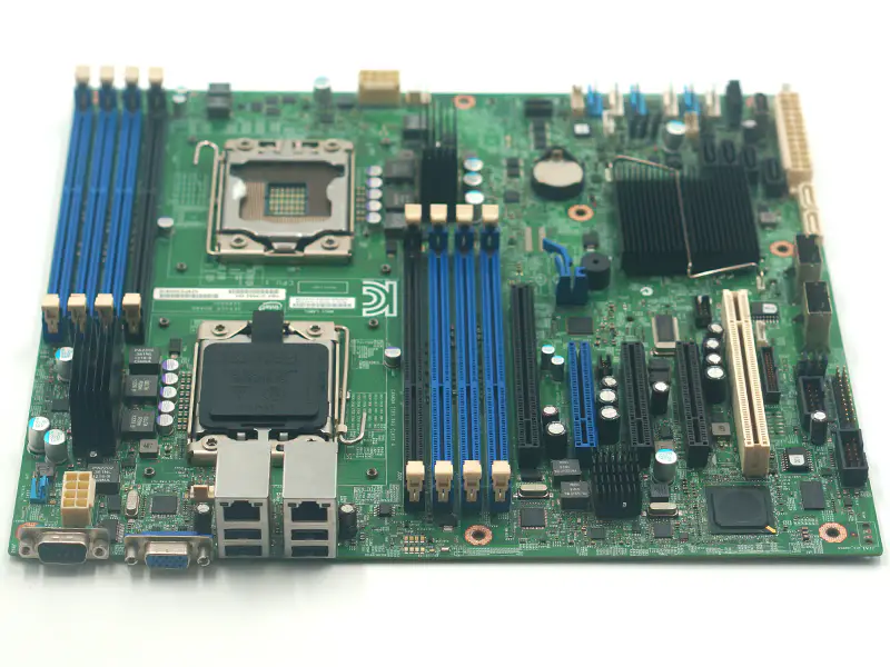Intel S2400SC alaplap