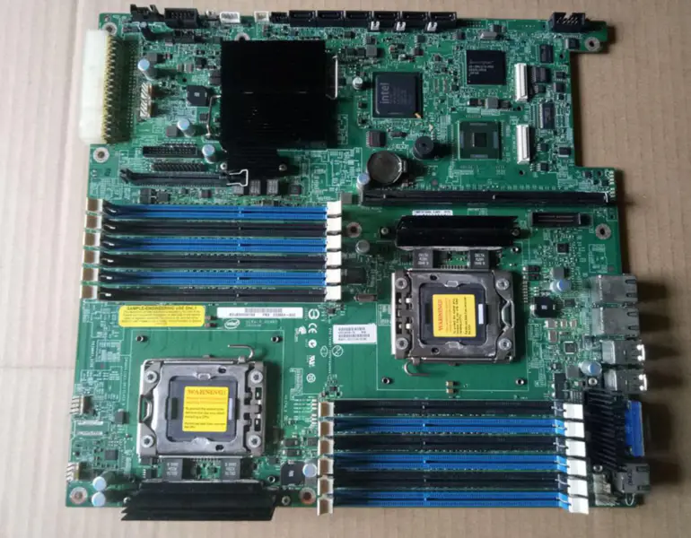 Intel SR2600 Server platform S5520UR alaplap Dual 1366