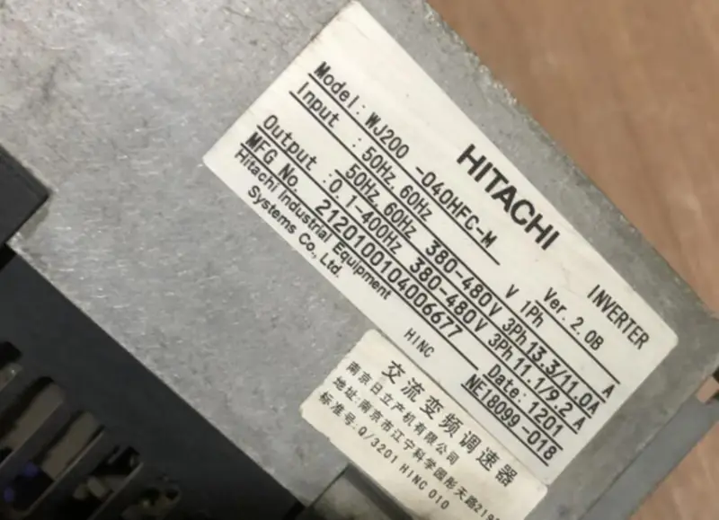 HITACHI INVERTER WJ200-040HFC-M 4.0KW ÚJ