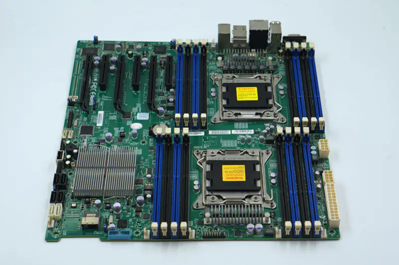 Supermicro X9DAI alaplap